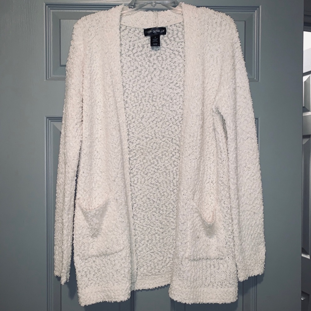 Soft Cream color Cardigan 🌾✨